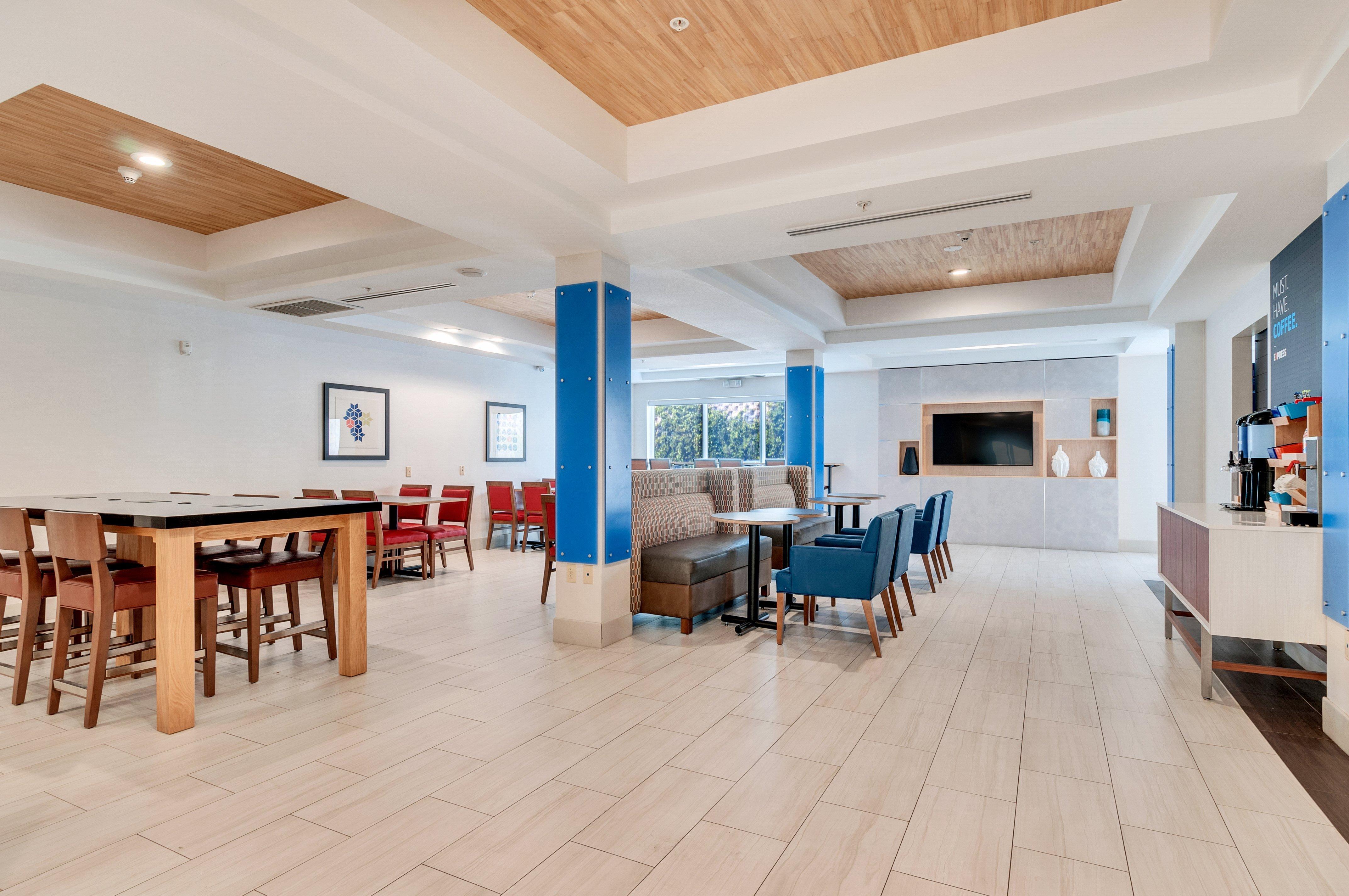 Holiday Inn Express Hotel & Suites Lake Elsinore By Ihg Exterior foto