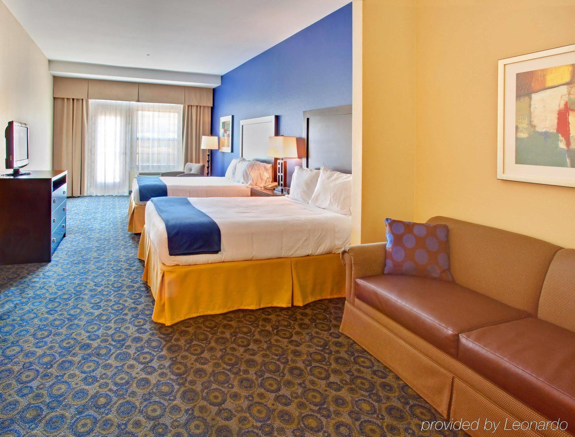Holiday Inn Express Hotel & Suites Lake Elsinore By Ihg Zimmer foto
