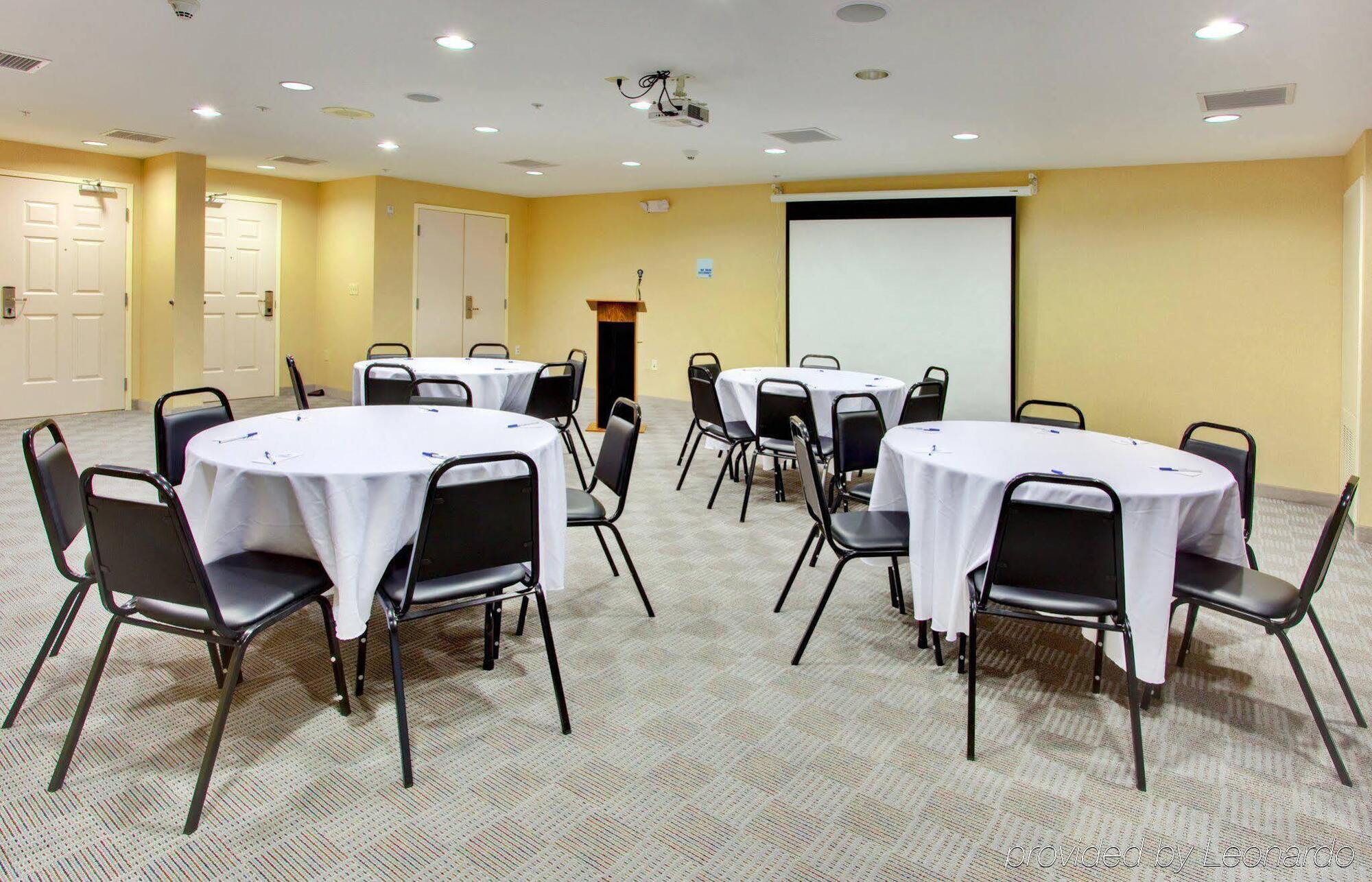 Holiday Inn Express Hotel & Suites Lake Elsinore By Ihg Exterior foto